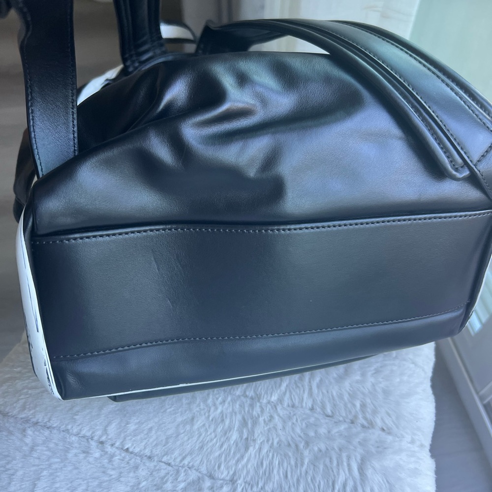 Givenchy graffiti backpack - Picture 9 of 14